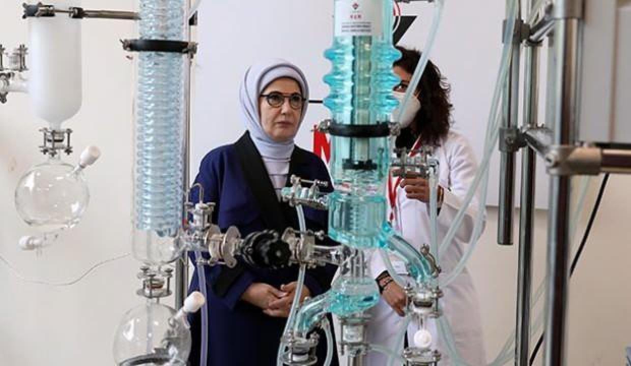 Emine Erdoğan TÜBİTAK Marmara Araştırma Merkezi’ni ziyaret etti