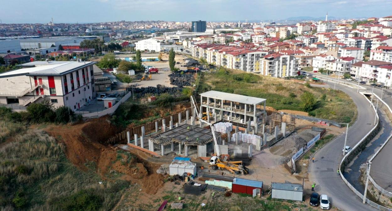 Gebze Beyaz Kalpler Merkezi ağır çalışma ile yükseliyor