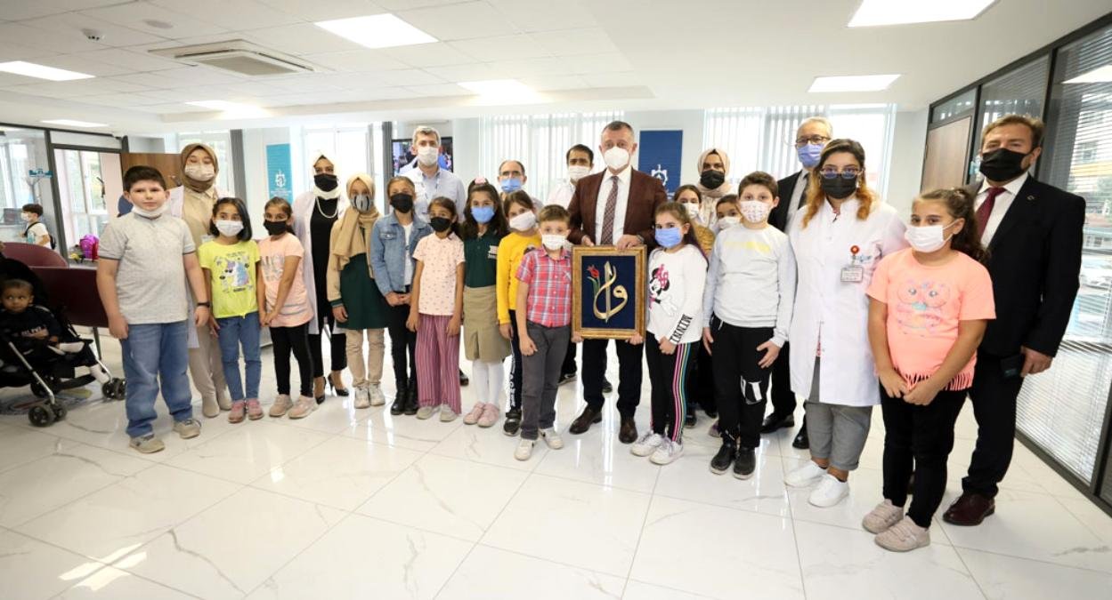 “Gençler bu hayatı onurunuzla ve başınız dik yaşayın”