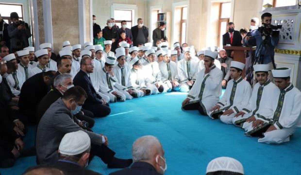 Hakkari’de 42 hafız icazet sevinci yaşadı