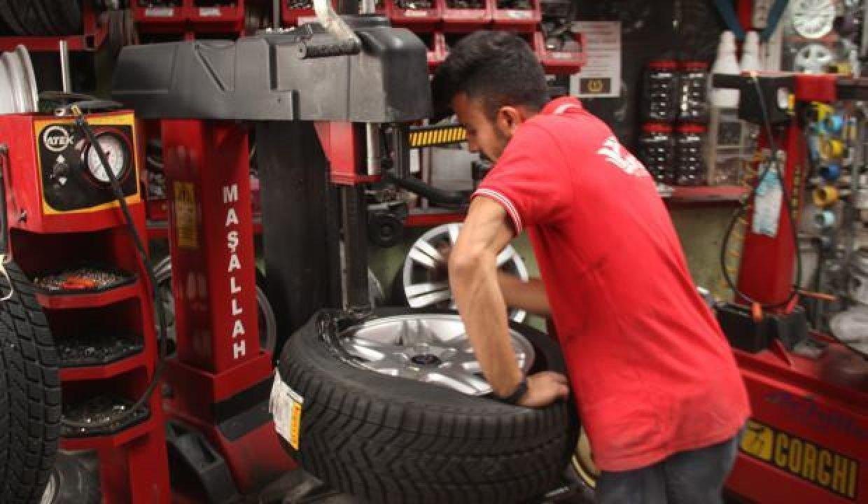 Hava sıcaklıkları düştü: Kış lastiği hareketliliği başladı