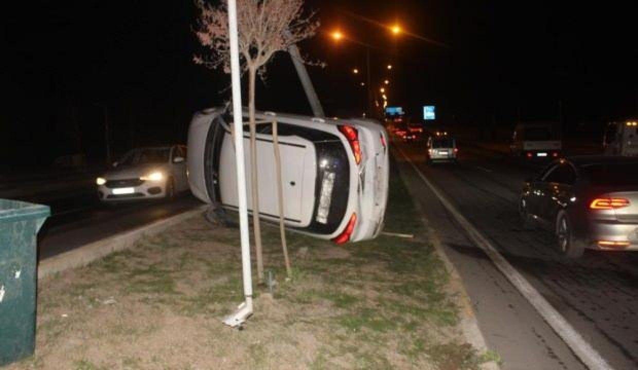 Islak yol kazaya neden oldu: 2 yaralı