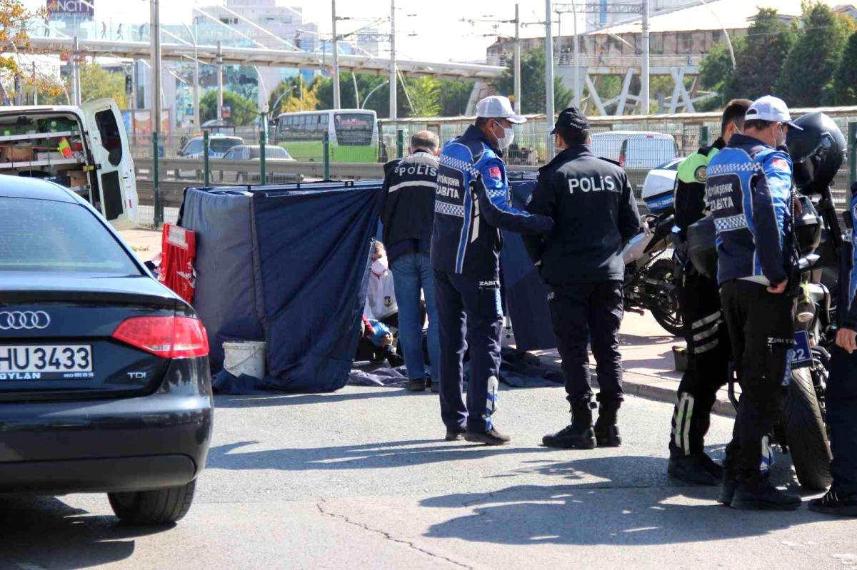 Karşıdan karşıya geçmek isterken canından oldu