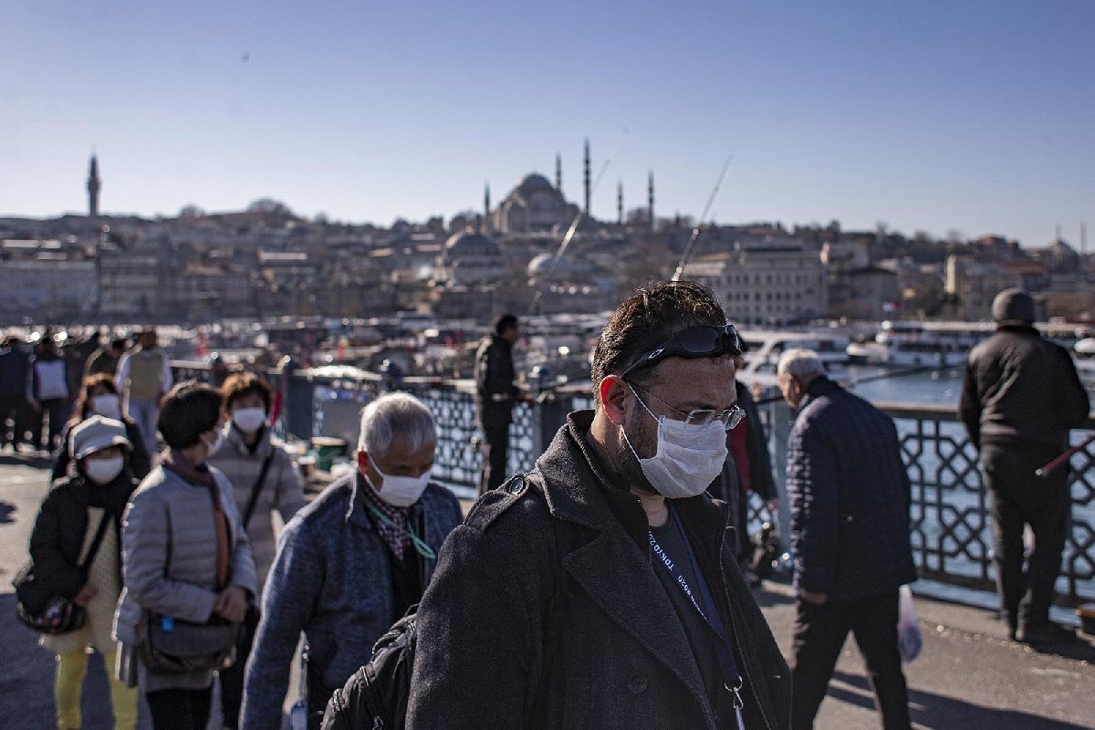 Açık havada maske takılması gerekiyor