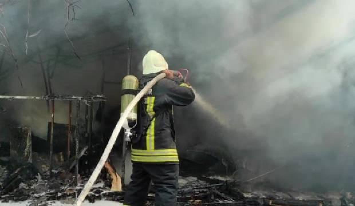 Kuşadası’nda çarşı alevler içinde kaldı