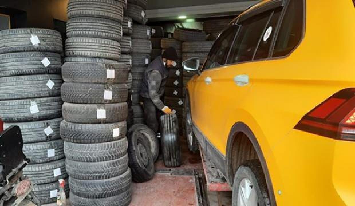 Lastikçilerde yoğunluk devam ediyor: Cezası 835 TL!