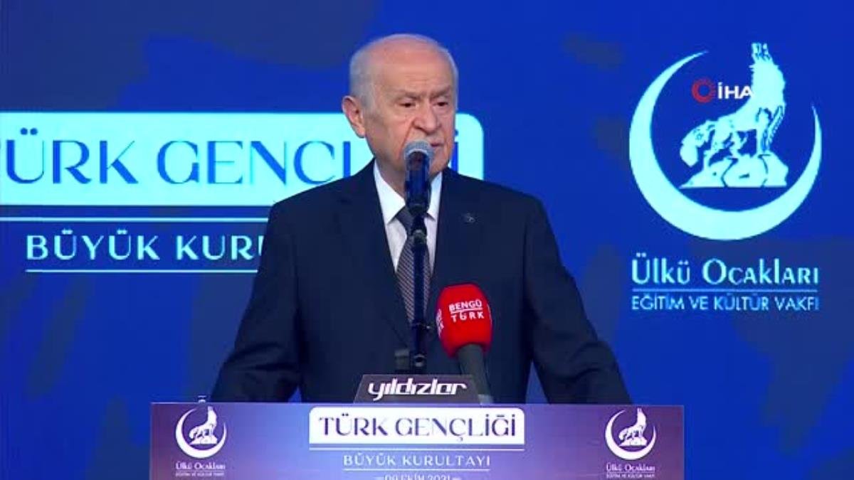 MHP Önderi Bahçeli: “Üniversite kapılarında öğretim üyelerine meydan okuyan, taş atan, hakaret eden bir güruhun Türk gençliğini değil, hain planları…