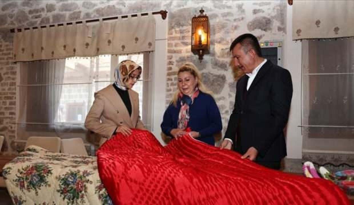 Muğlalı Bircan Büküm’ün yangında kaybettiği çeyizi Ankara’da yine hazırlandı