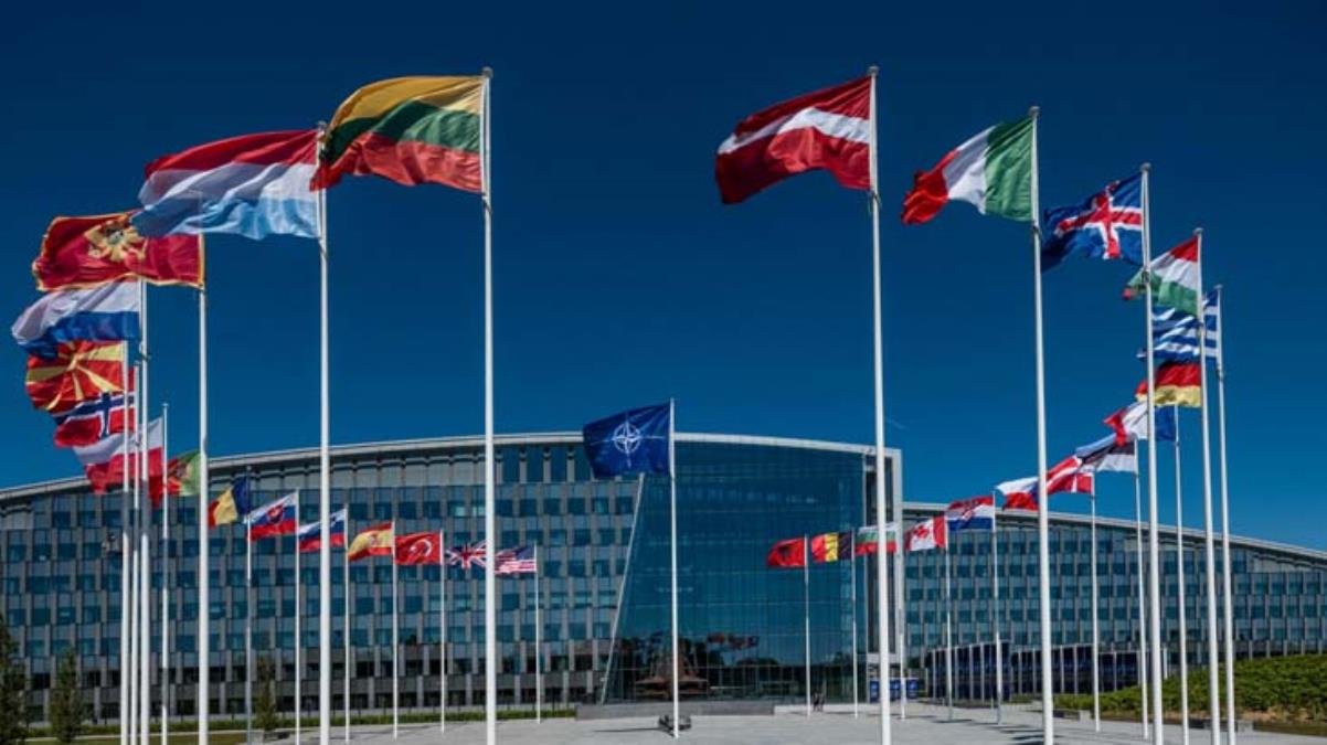 NATO, 8 Rus diplomatın akreditasyonunu “ajan” oldukları gerekçesiyle iptal etti