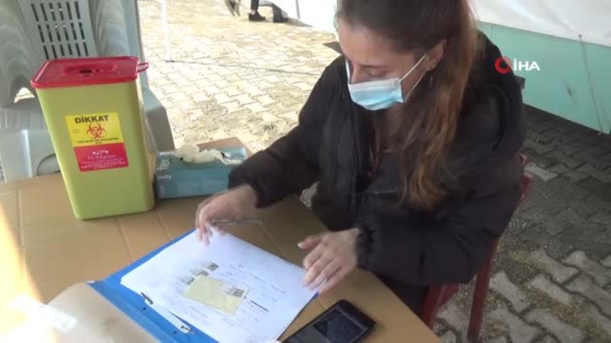 Öğrenciler kolları sıvadı, aşıları yerleşkede yapıldı