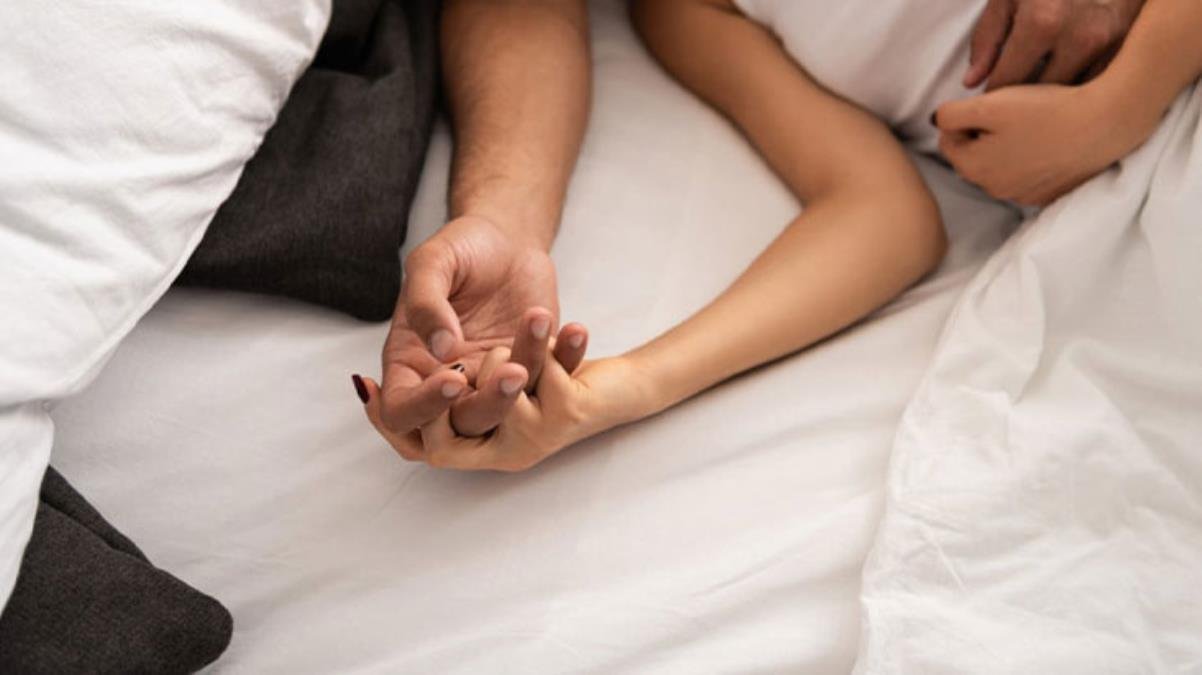 Öğrencisiyle cinsel ilgiye giren gebe öğretmen, üstüne bu anları görüntüye aldı