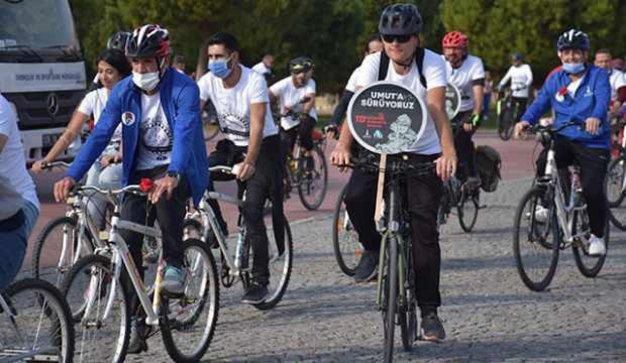 Pedallar zelzelede hayatını yitirenler için çevrildi