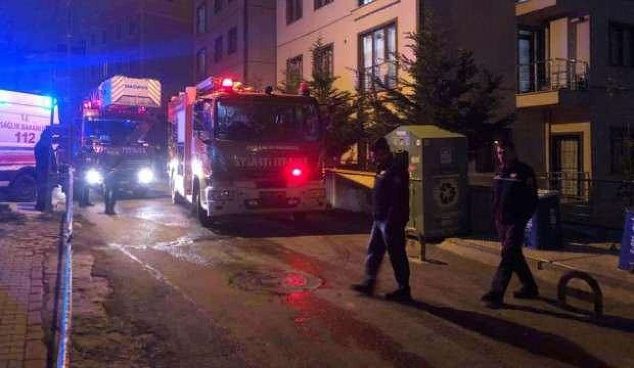 Pendik’te meskenini yakmaya çalışan şahıs mahalleliye endişe dolu anlar yaşattı