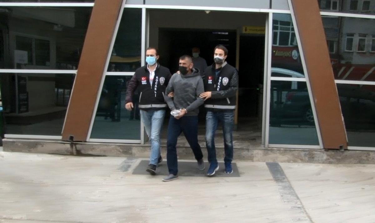 Son dakika haber | Sokak ortasında arkadaşını tüfekle öldüren şahıs adliyeye sevk edildi