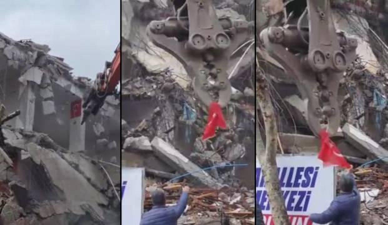 Sultangazi Belediyesi takımının Türk Bayrağı hassasiyeti