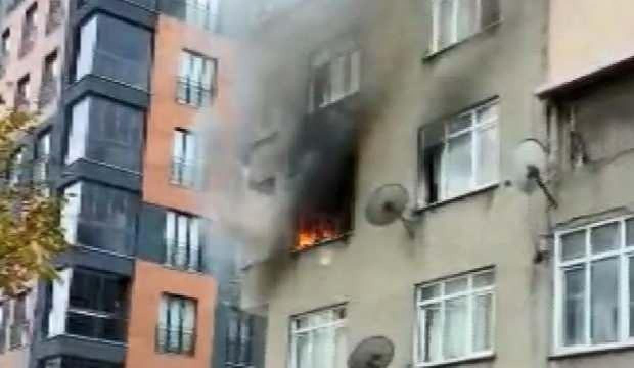 Sultangazi’de 5 yaşındaki çocuk çakmakla oynarken meskeni yaktı