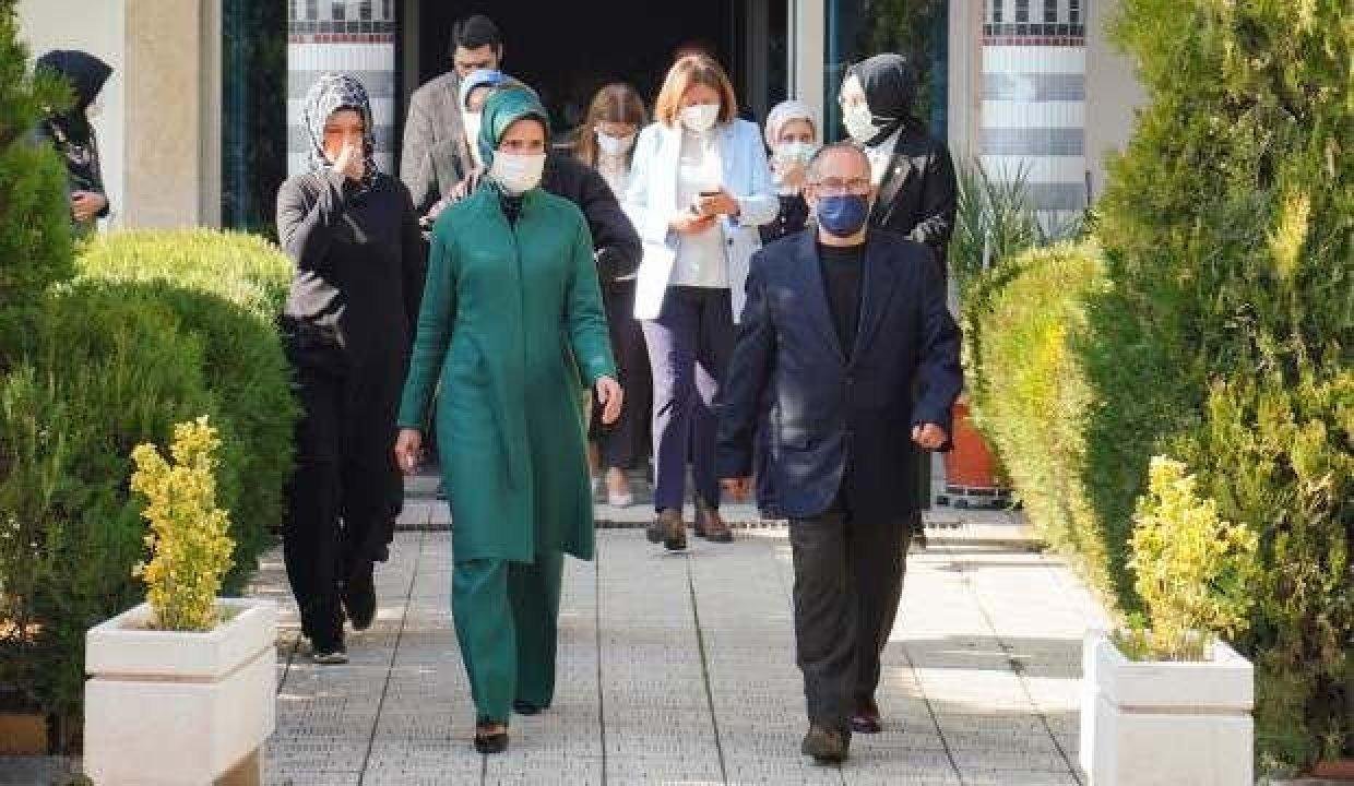 Sümeyye Erdoğan’dan Başak Cengiz’in ailesine taziye ziyareti