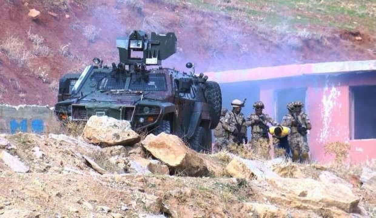 Tatbikatı gerçeğini aratmadı! İşte özel harekat polisleri