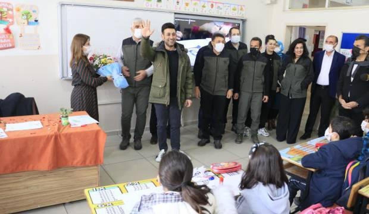 Toplumsal medyadan fidan isteyen Nurcan öğretmene Öğretmenler Günü sürprizi