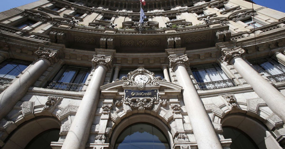 Unicredit, Yapı Kredi’de pay satışına başladı