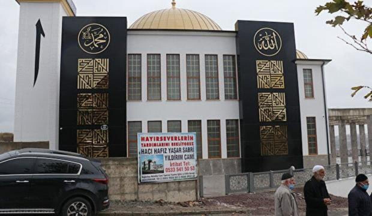Yalova’da bir cami görüntüyü kapattığı teziyle mahkemeye verildi