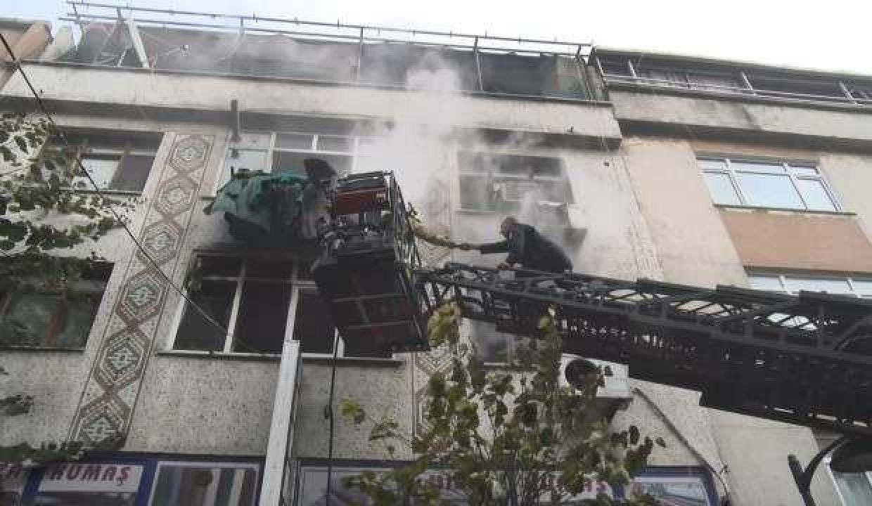 Zeytinburnu’nda yangın paniği!