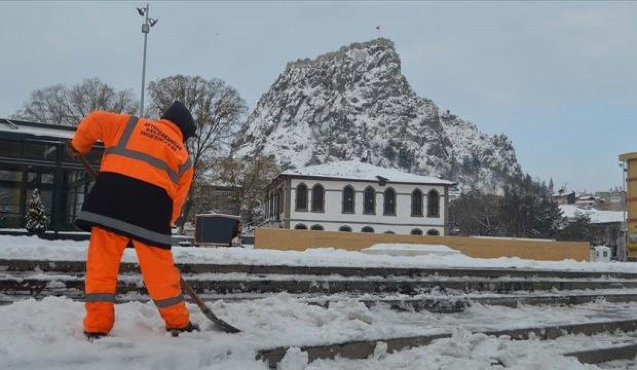 Afyonkarahisar’da gebe ve engelli kamu çalışanlarının idari müsaadesi uzatıldı
