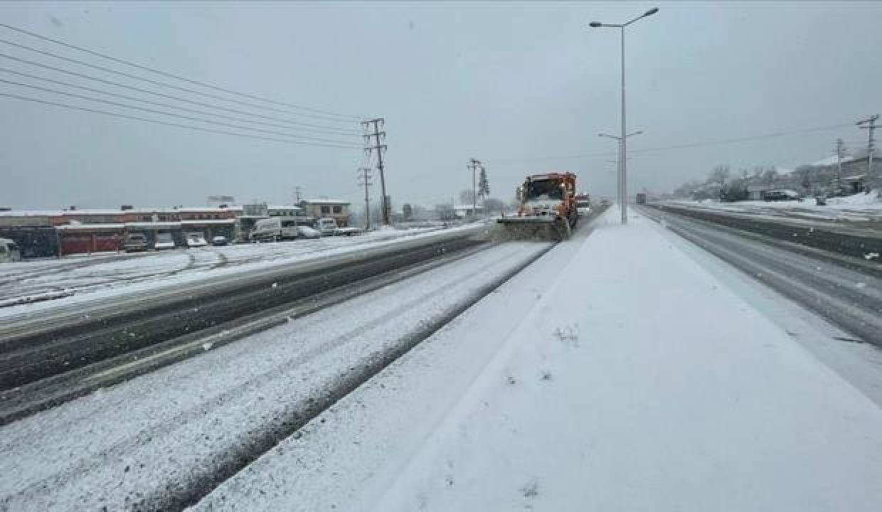 Bakan Karaismailoğlu: 11 bin araç, 13 bin çalışanla ağır uğraş veriyoruz