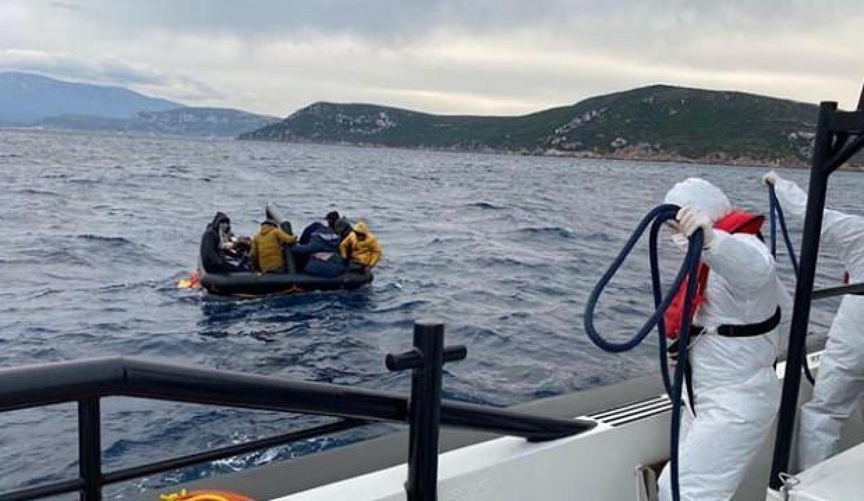 Çeşme açıklarında 40 kaçak göçmen kurtarıldı