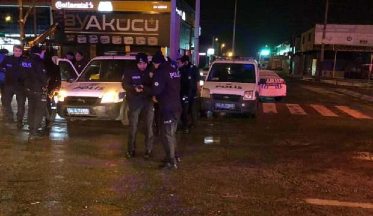 D-100’de polis otosu ile araba çarpıştı: 1’i polis 5 yaralı