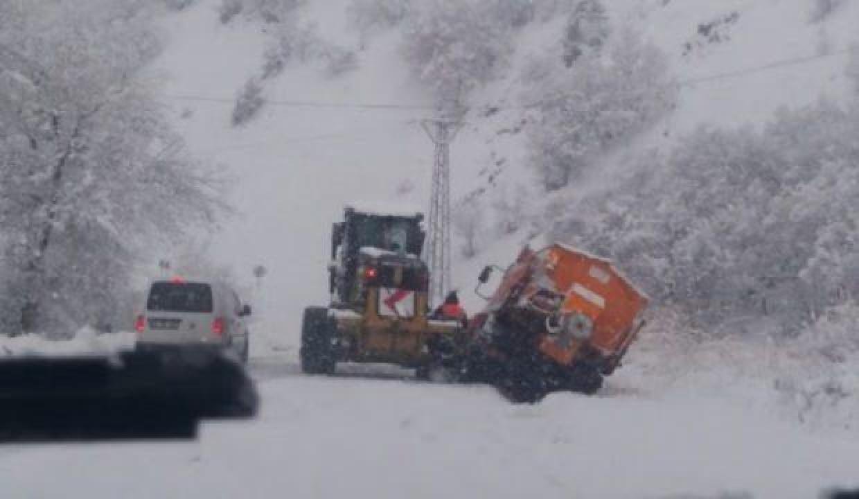Dikkat! Tunceli’de Ovacık-Hozat kara yolu ulaşıma kapatıldı