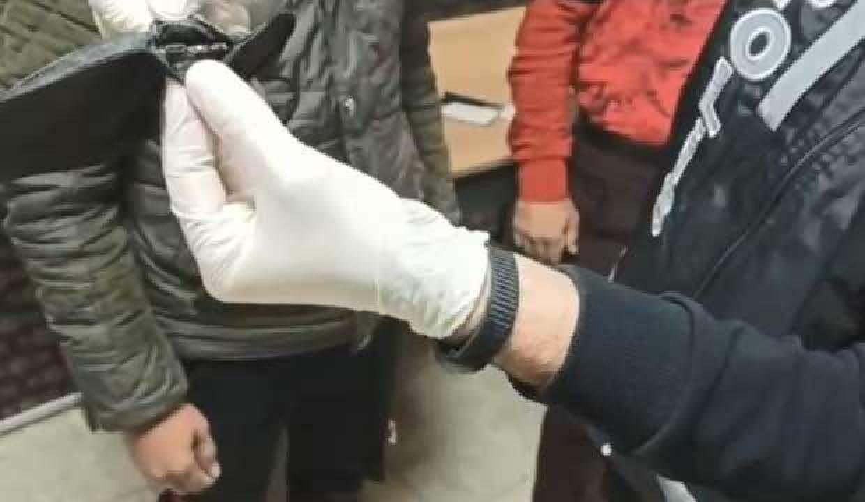 Ehliyet imtihanında kopya düzeneği: Maskelerine kamera yerleştirdiler