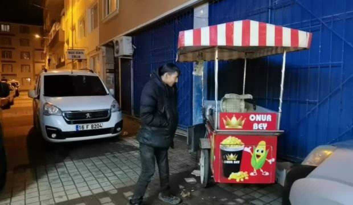 Engelli gencin mısır tezgahının aküsü ve materyallerini çaldılar
