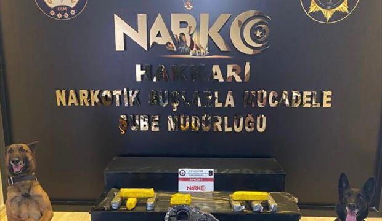 Hakkari’de şanzımanda 7 kilo 300 gram eroin yakalandı