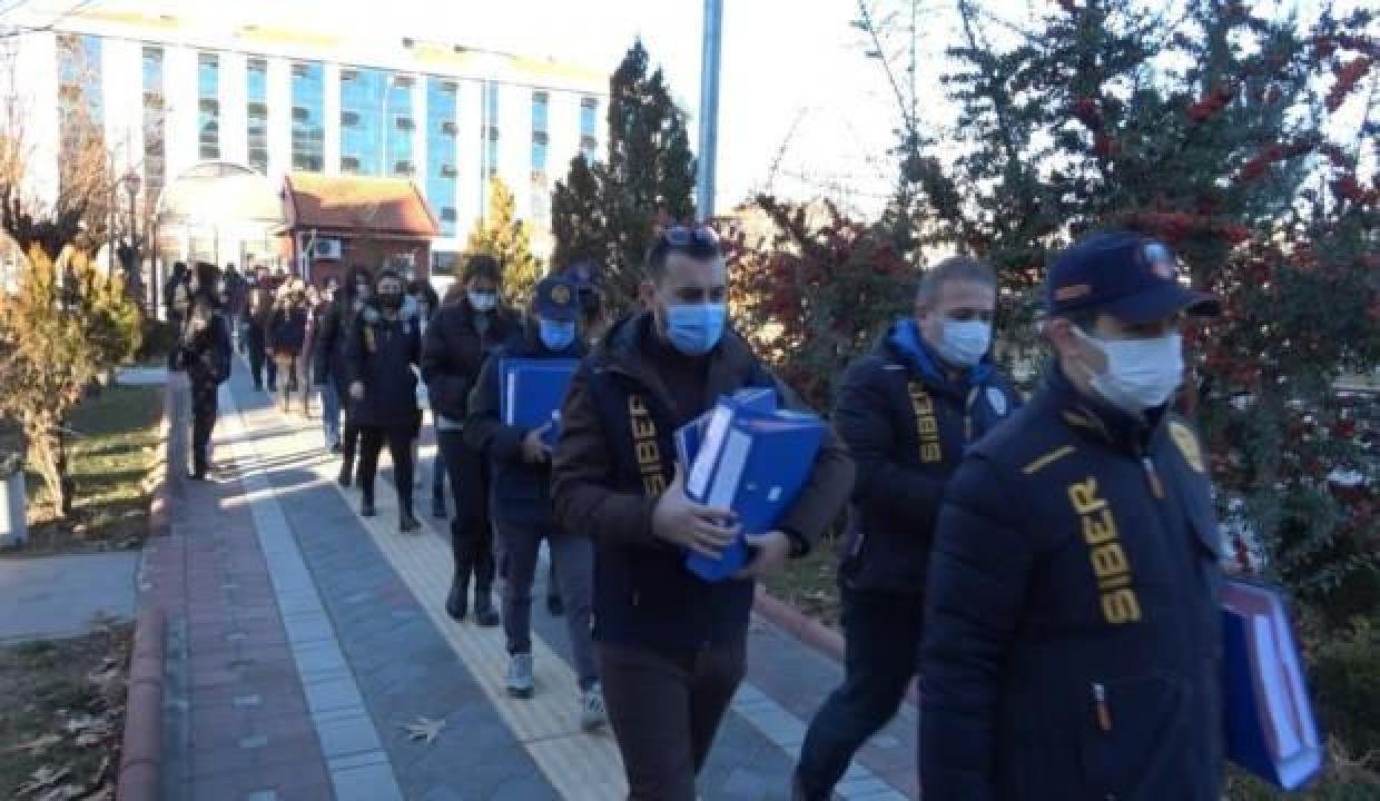 İnternet dolandırıcılarına 10 vilayette eşzamanlı operasyon: 12 gözaltı