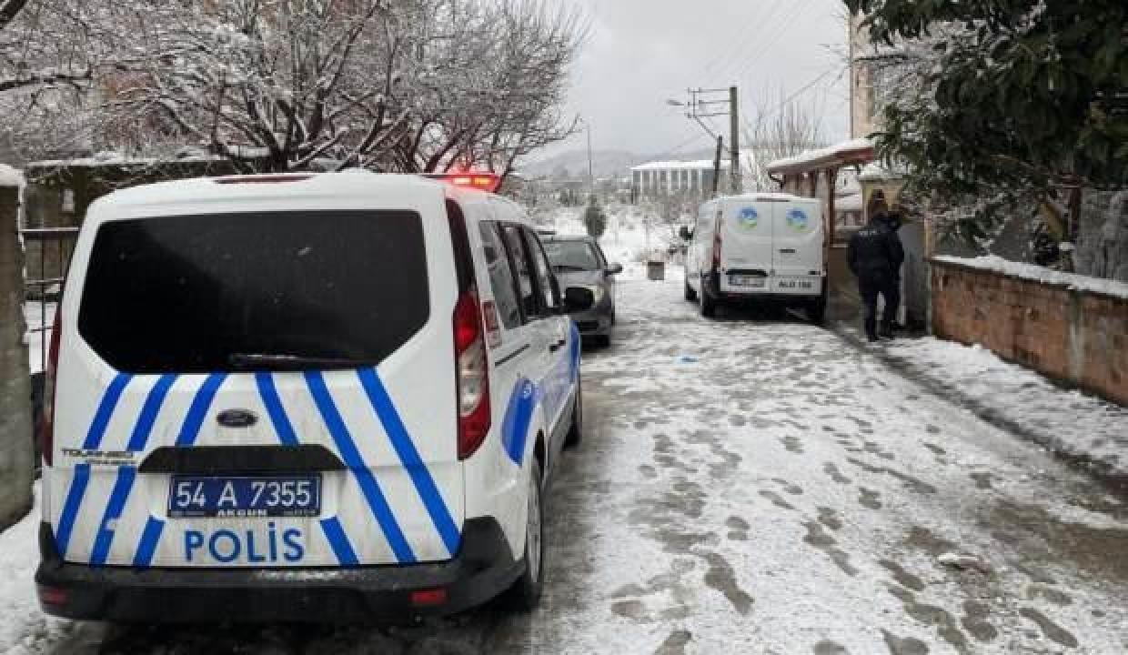 Isınmak için yaktıkları mangal kömürü sonları oldu: 2 meyyit