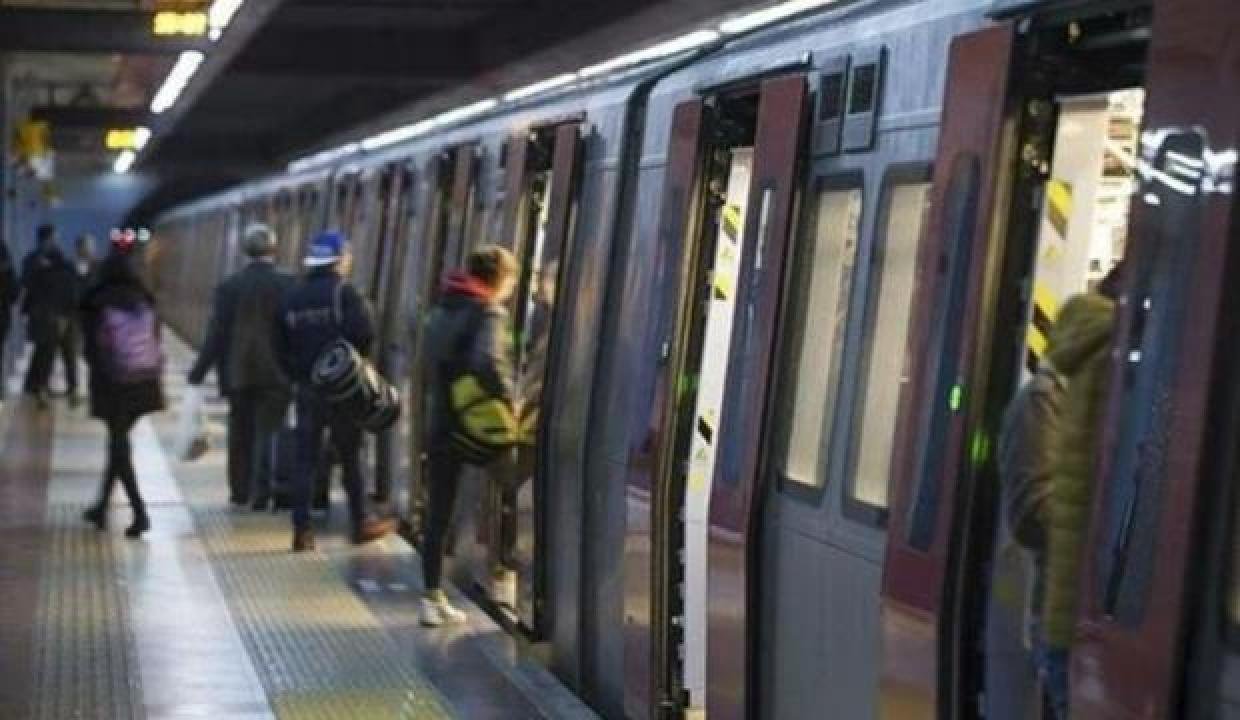 İstanbul’da metro seferleri 02:00’ye kadar uzatıldı!