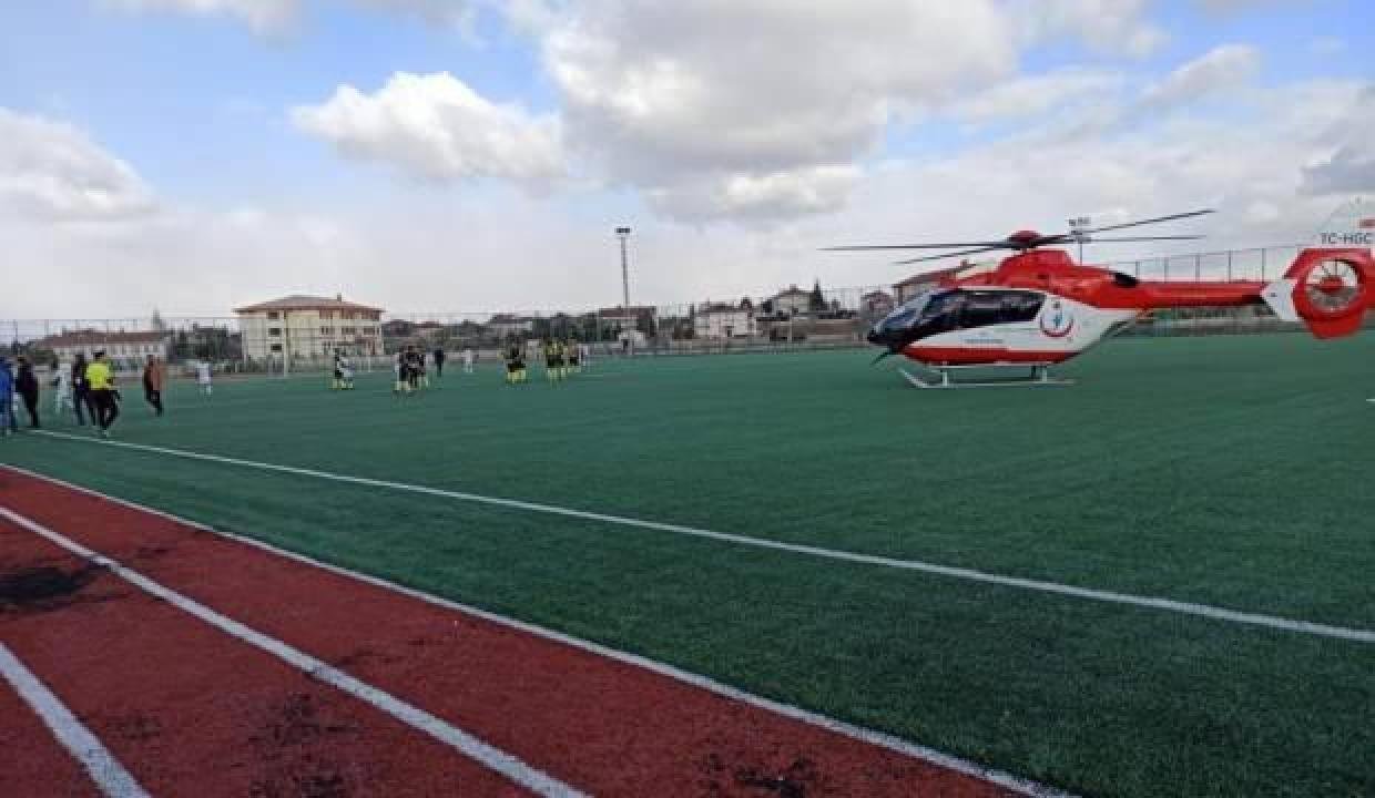 Konya’da maç sırasında helikopter ambulans alana indi