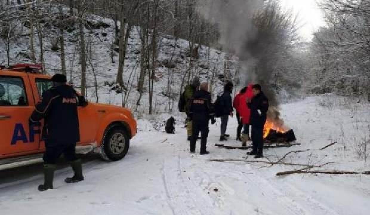 Ormanda kaybolan 4 kişi, 10 saat sonra bulundu