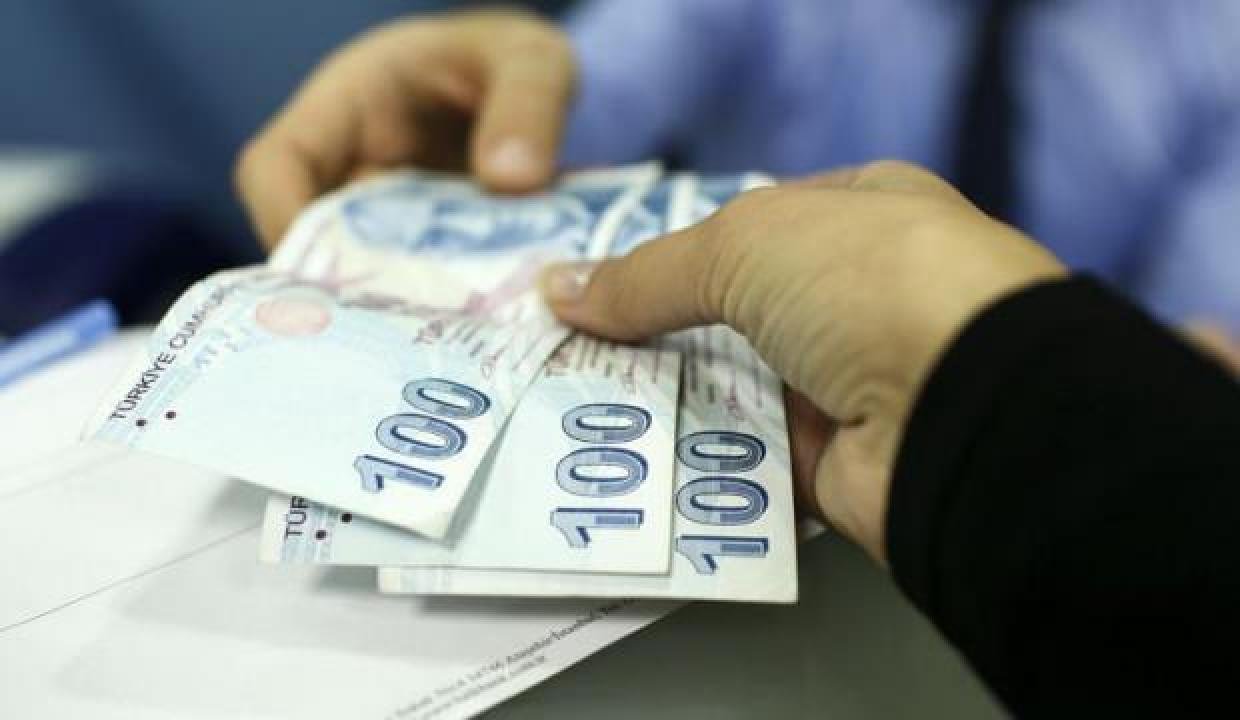 Son dakika… 3600 ek göstergede emekli öğretmenlere 884 liralık zam!