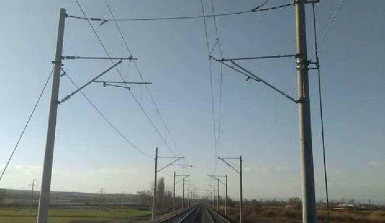 TCDD’ye ilişkin yüksek tansiyon telini çalmaya kalktı, ağır yaralandı