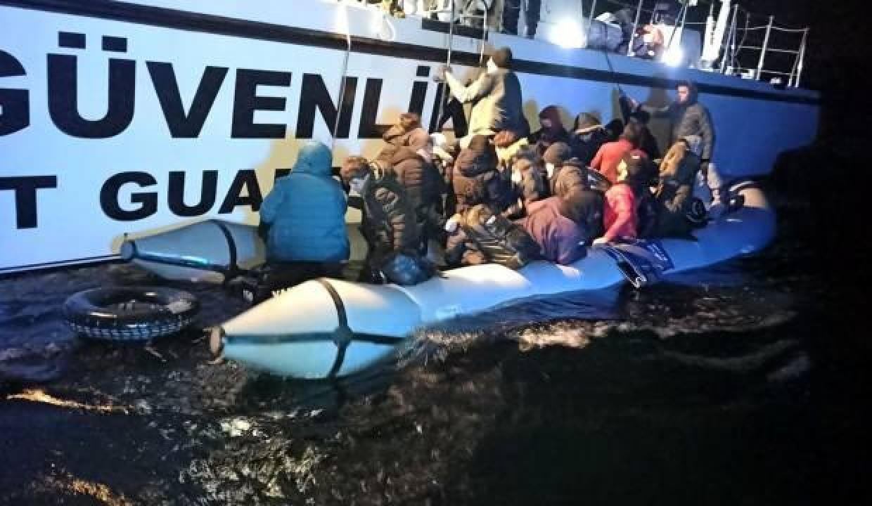 Yunanistan bayan ve çocukları mevte terk etti! Türk grupları kurtardı