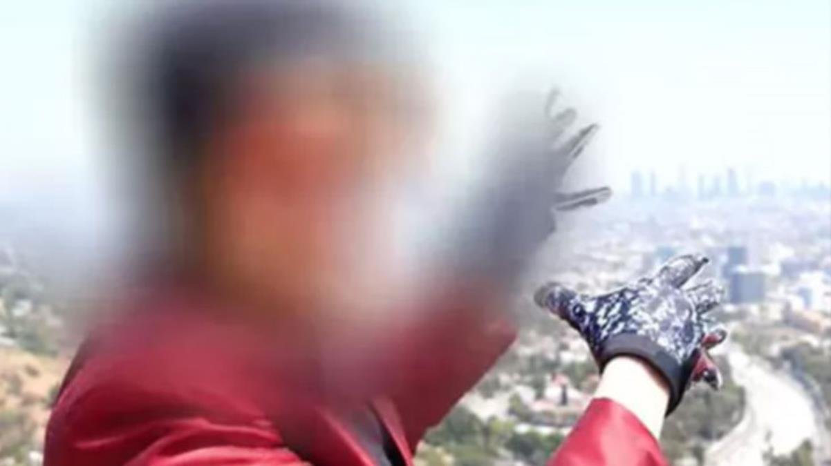 Yüzünü herkesten saklıyor! Gelecekten geldiğini söylen adamın anlattıkları tüyleri ürpertti