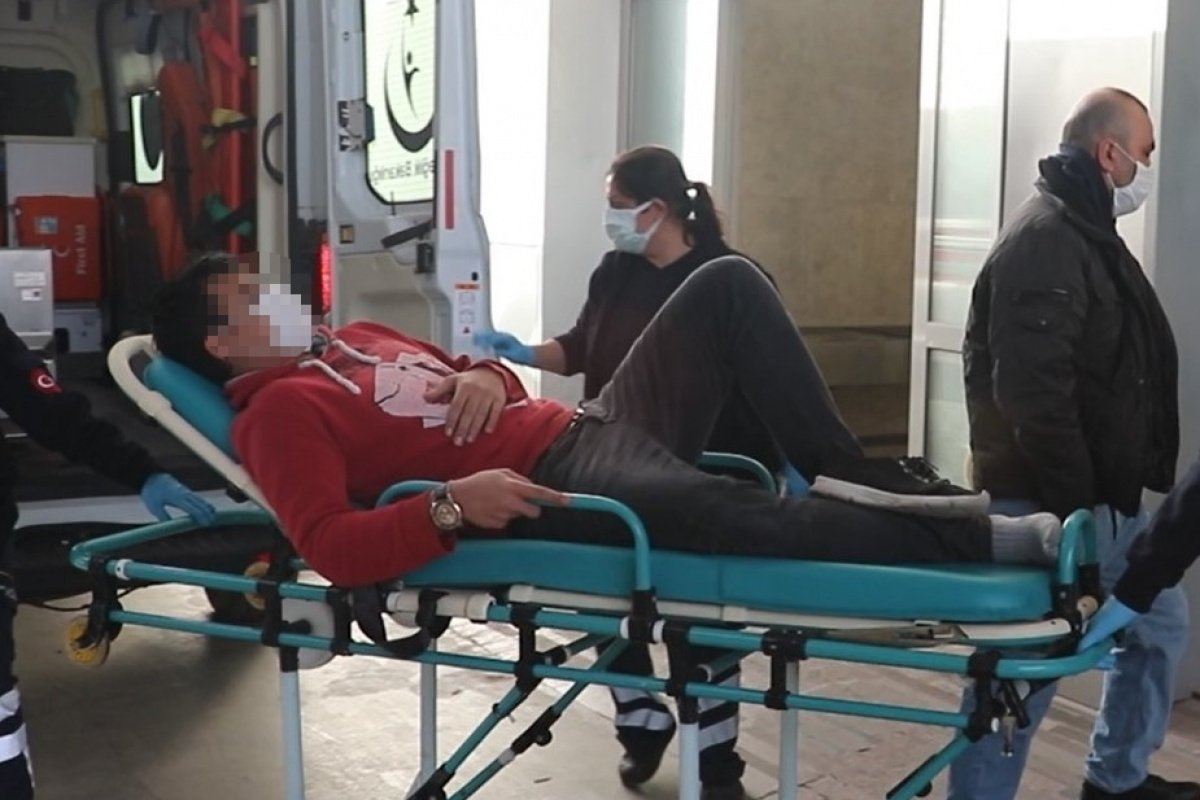 BABASIYLA TARTIŞTI, KENDİSİNİ BIÇAKLADI