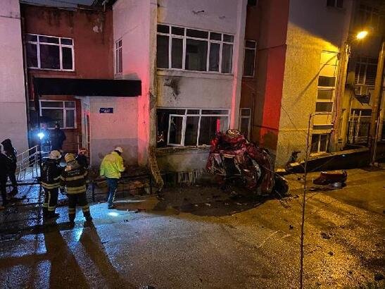 ANNE VE BABA HAYATA VEDA ETTİ, KIZLARI YARALI