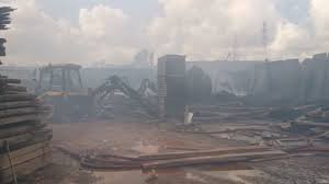 KARTEPE’DE, KERESTE DOĞRAMA FABRİKASINDA YANGIN ÇIKTI