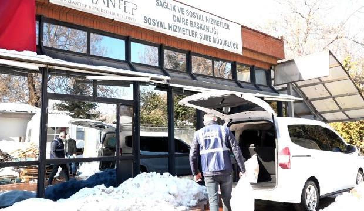 GBB grupları engelli ve yaşlıların erzak ve yiyecek gereksinimi kapılarına kadar götürüyor