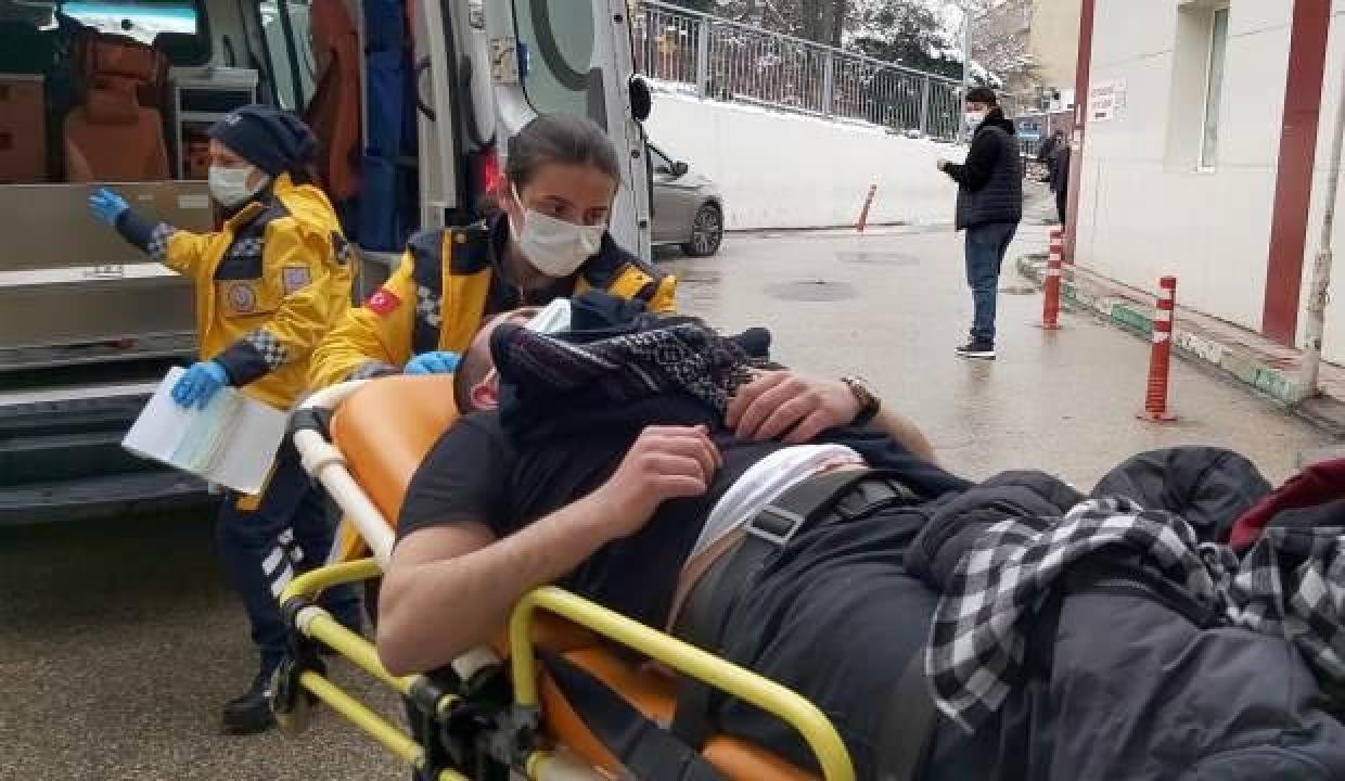 Tanımadığı bireylere el salladı 3 kişi tarafından bıçaklandı!