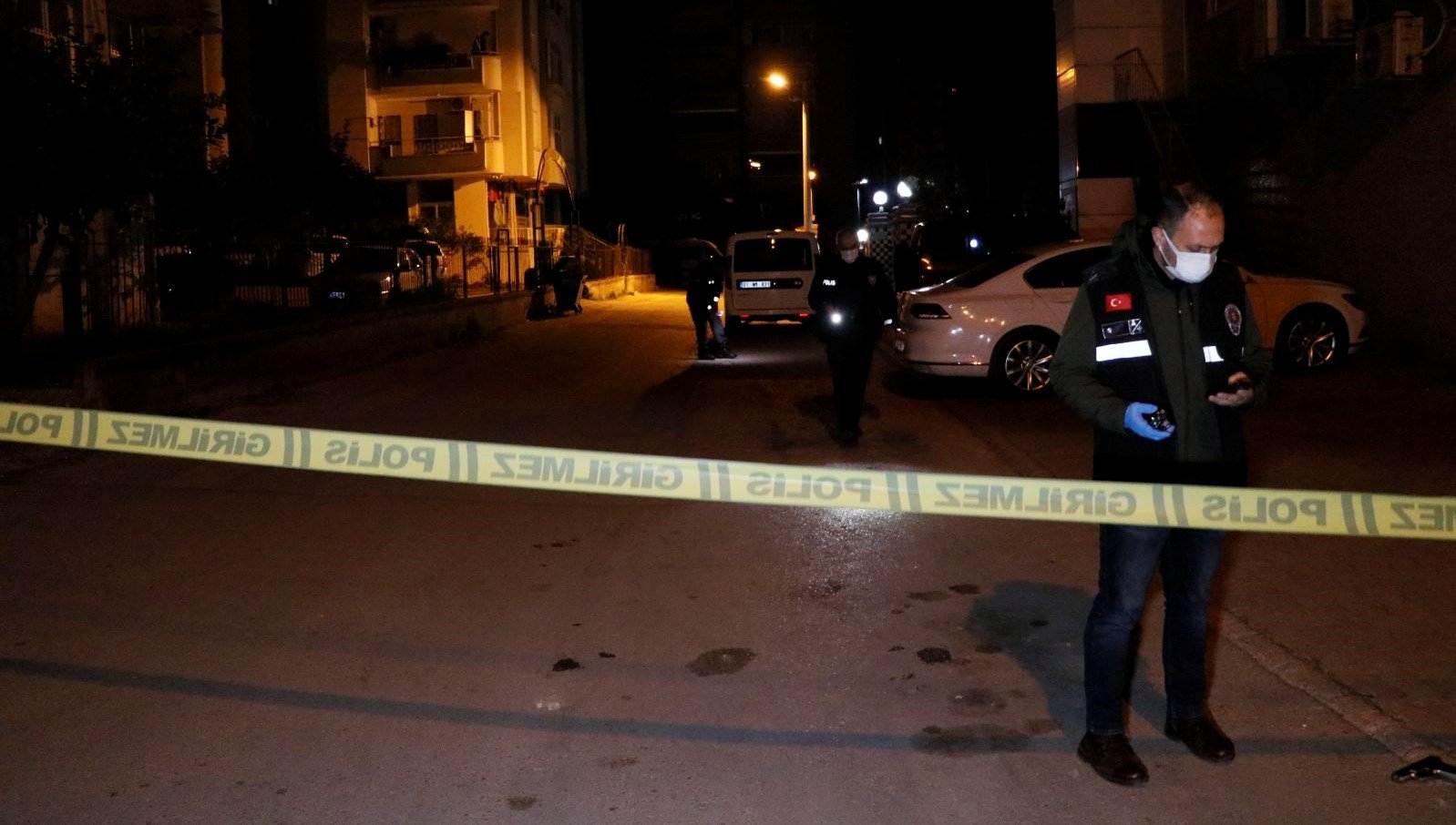Alacak verecek meselesinde çıkan kavgada silahlar konuştu: 4 yaralı