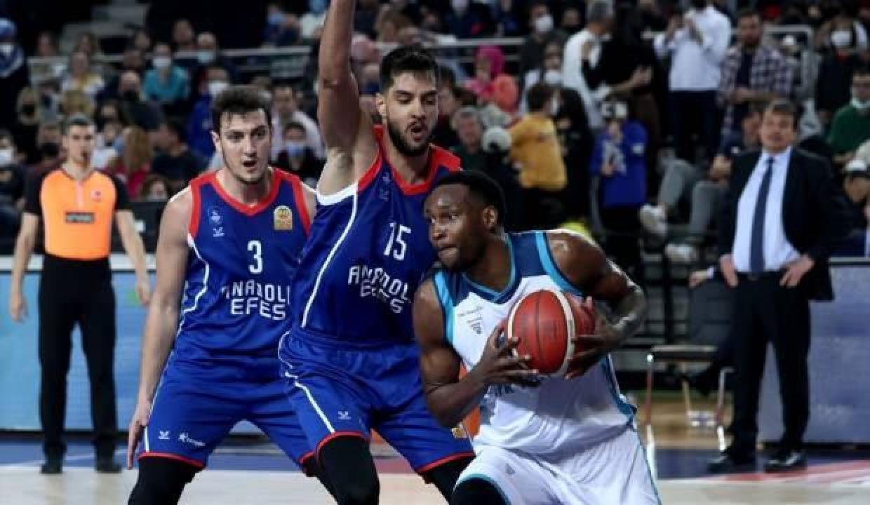 Anadolu Efes, Türk Telekom’u devirdi